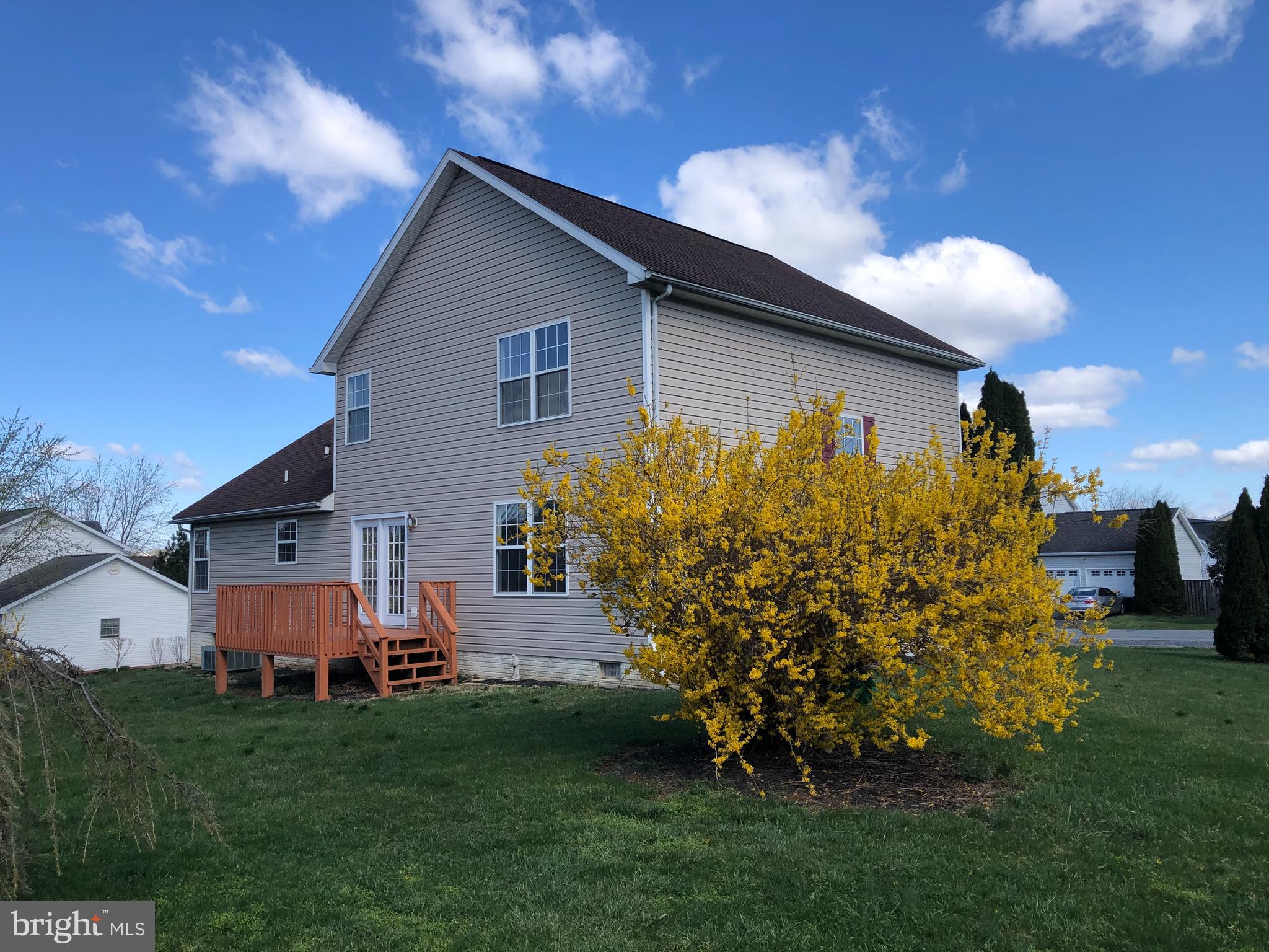 245 Thumper Drive Ranson, WV 25438 - Photo 4 of 20 Gallery Image 4
