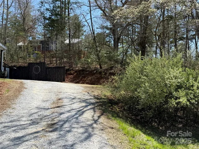 $229,000 | 228 Bear Pen Cove, Franklin, NC 28734