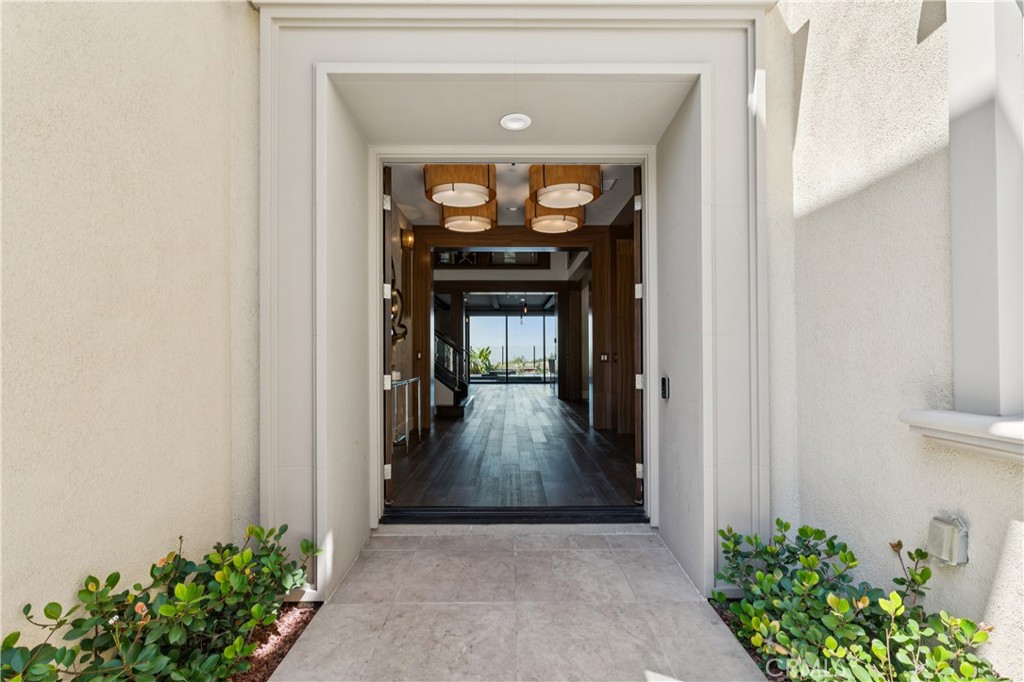 127 Lanzon Irvine, CA 92602 - Photo 3 of 58