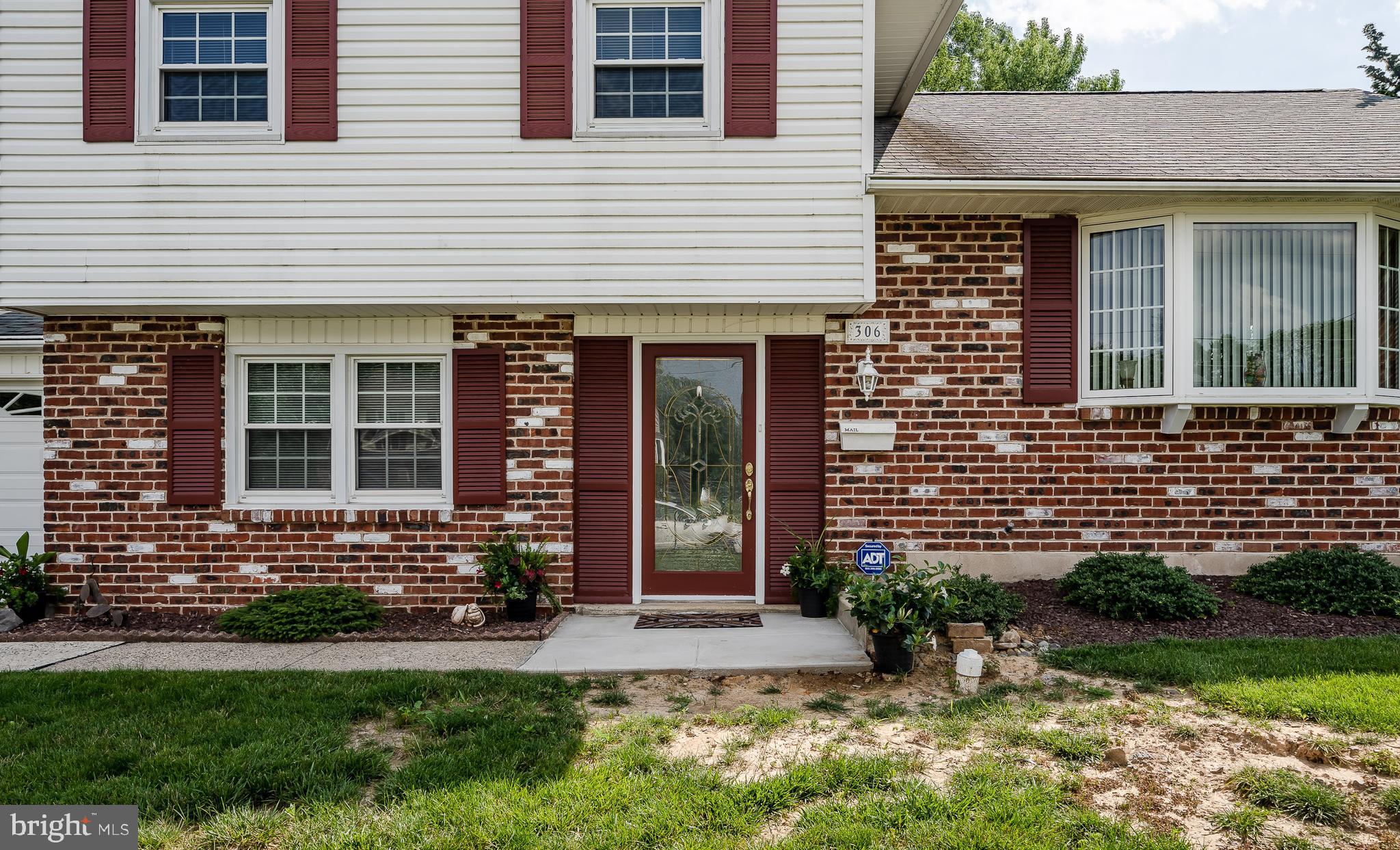 306 Waverly Road Southampton, PA 18966 - Photo 3 of 39 Gallery Image 3