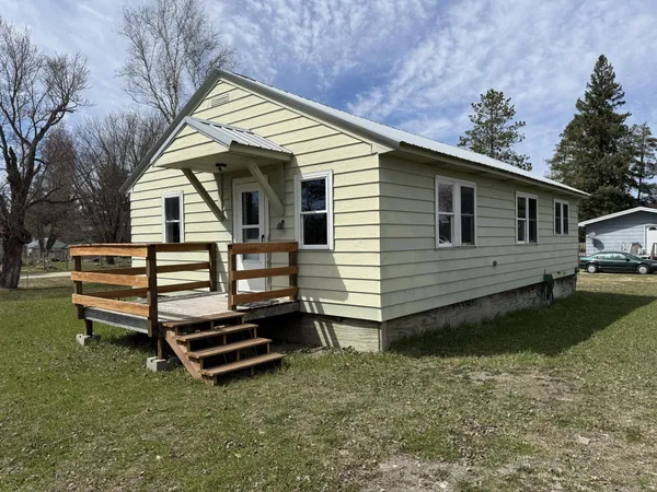 $89,900 | 412 4th Street Northwest, Big Falls, MN 56627