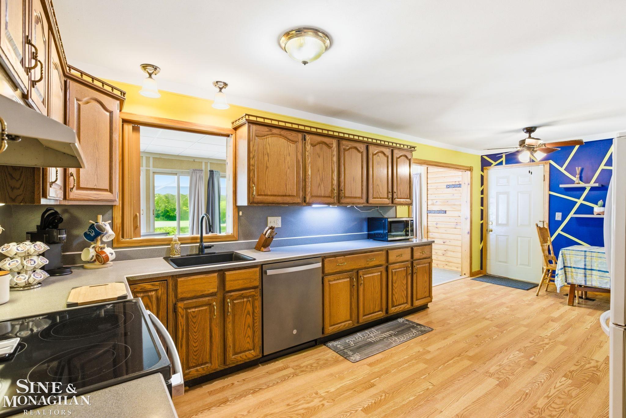 660 Range Road Marysville, MI 48040 - Photo 14 of 40