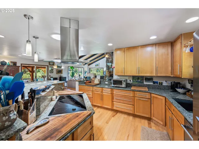 a view of a entryway