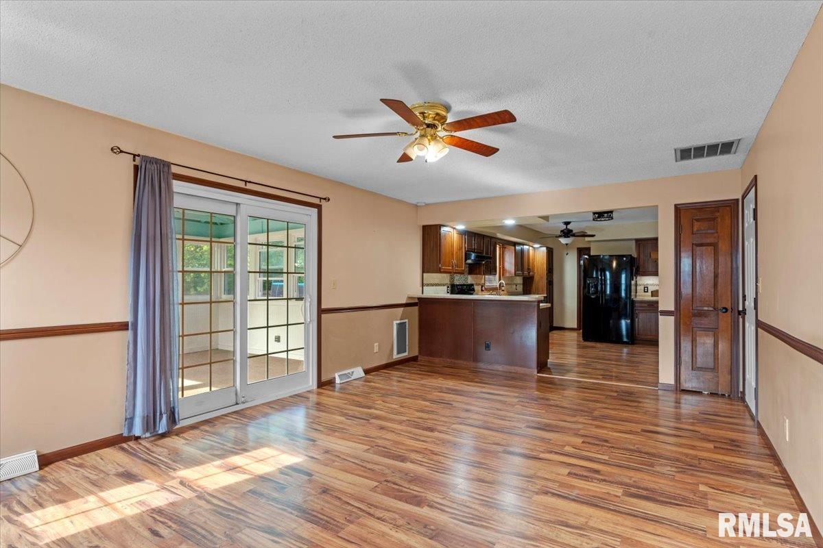 2605 Cardifs Avenue Springfield, IL 62704 - Photo 17 of 37