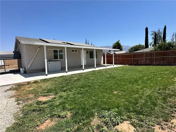$2,250 | 1094 Donna Lane, Calimesa, CA 92320