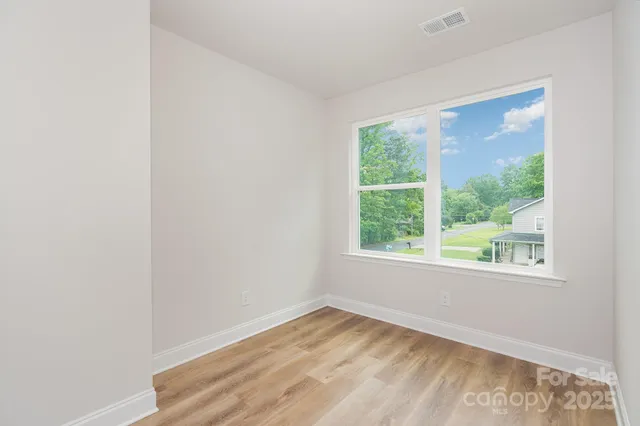 a view of empty room with window
