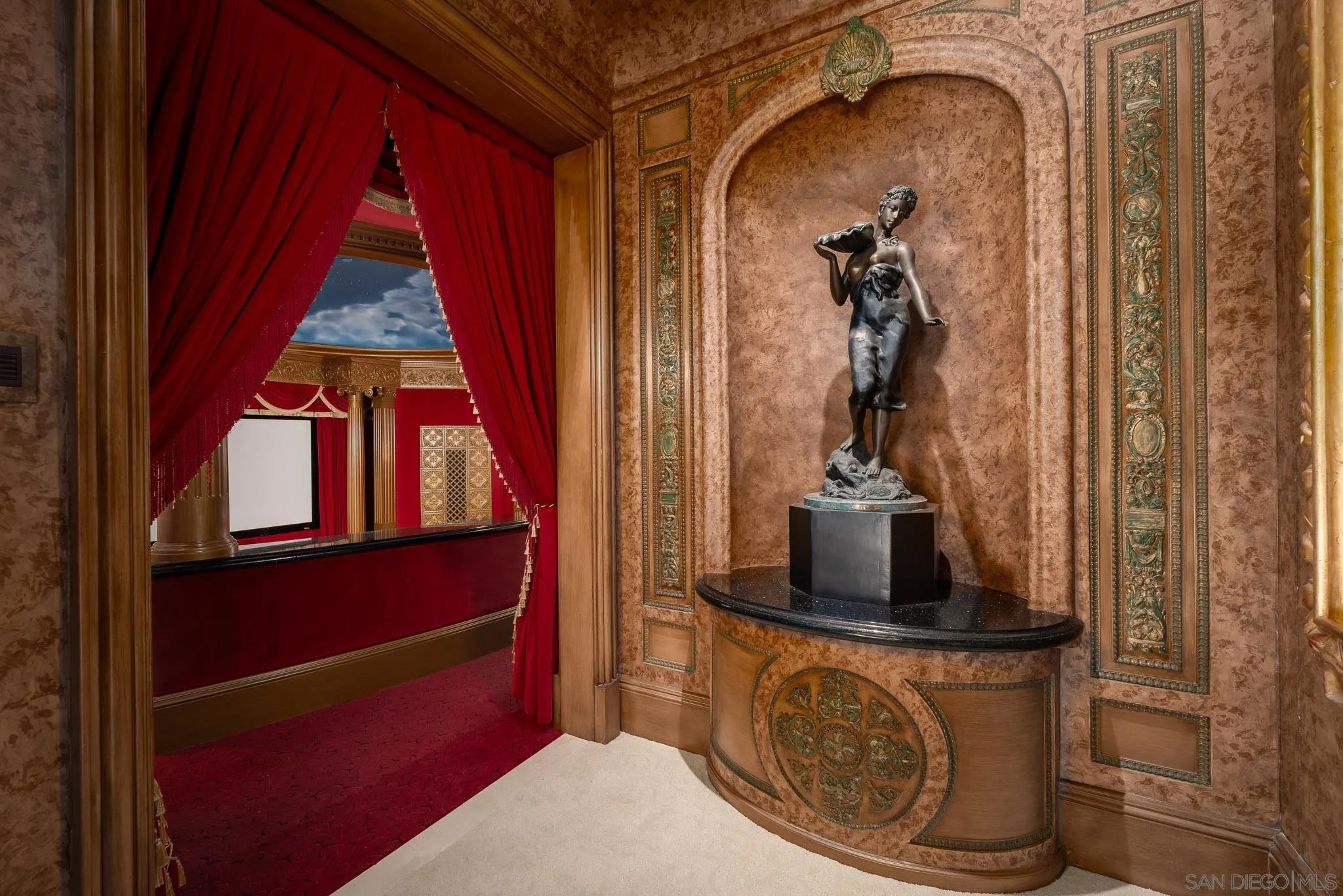 6883 Alydar Corte Del Mar, CA 92014 - Photo 22 of 48 a living room with a bed and a window