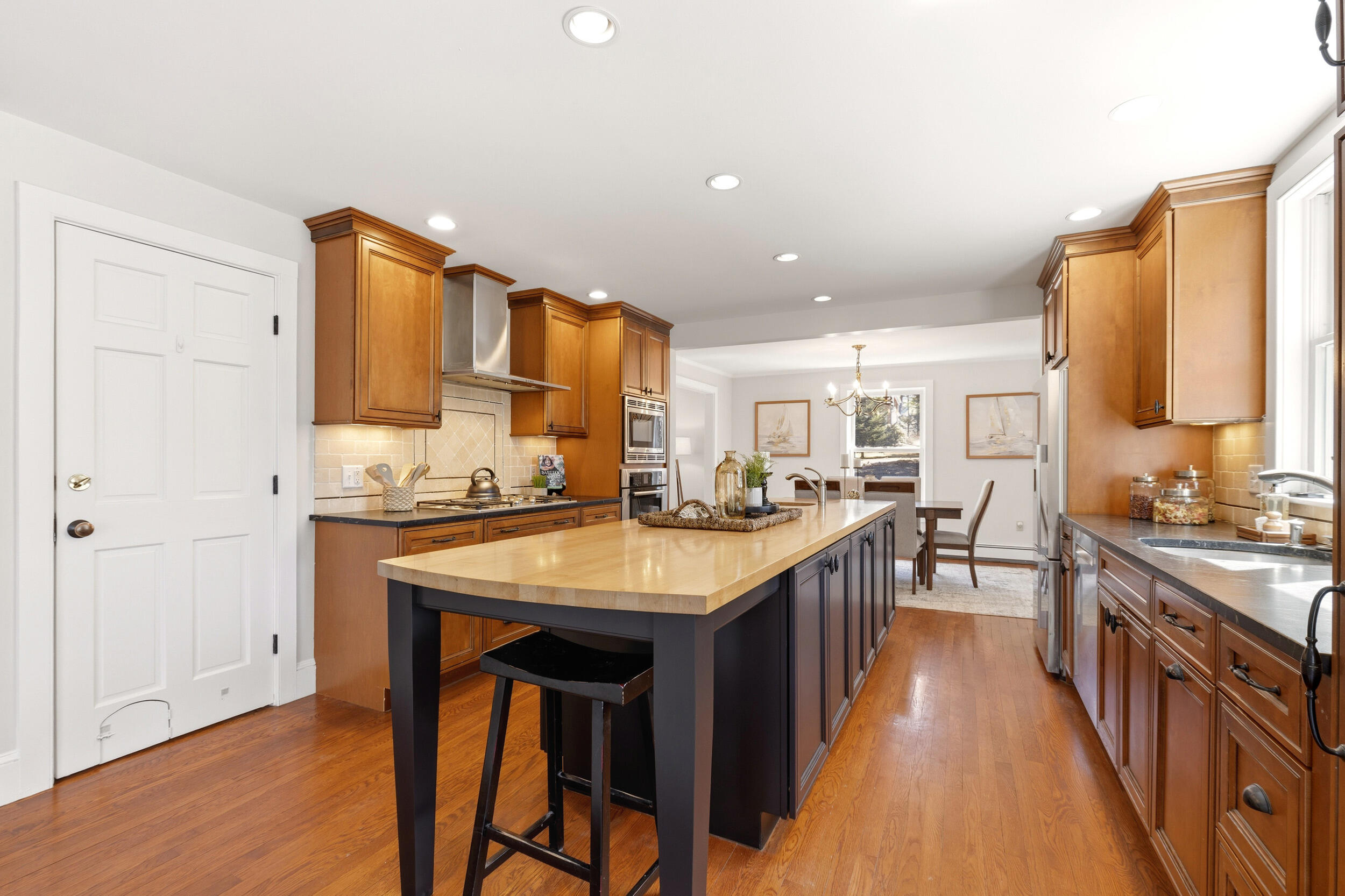 47 Glen Road Yarmouth, ME 04096 - Photo 5 of 60 47 glen rd, yarmouth, me 04096, usa_024