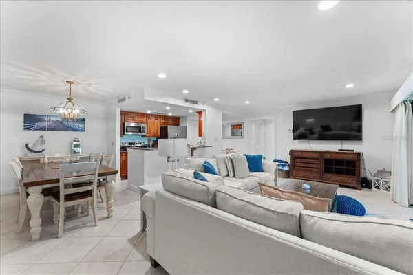 $369,000 | 36750 US Highway 19 North, Unit 24104, Palm Harbor, FL 34683