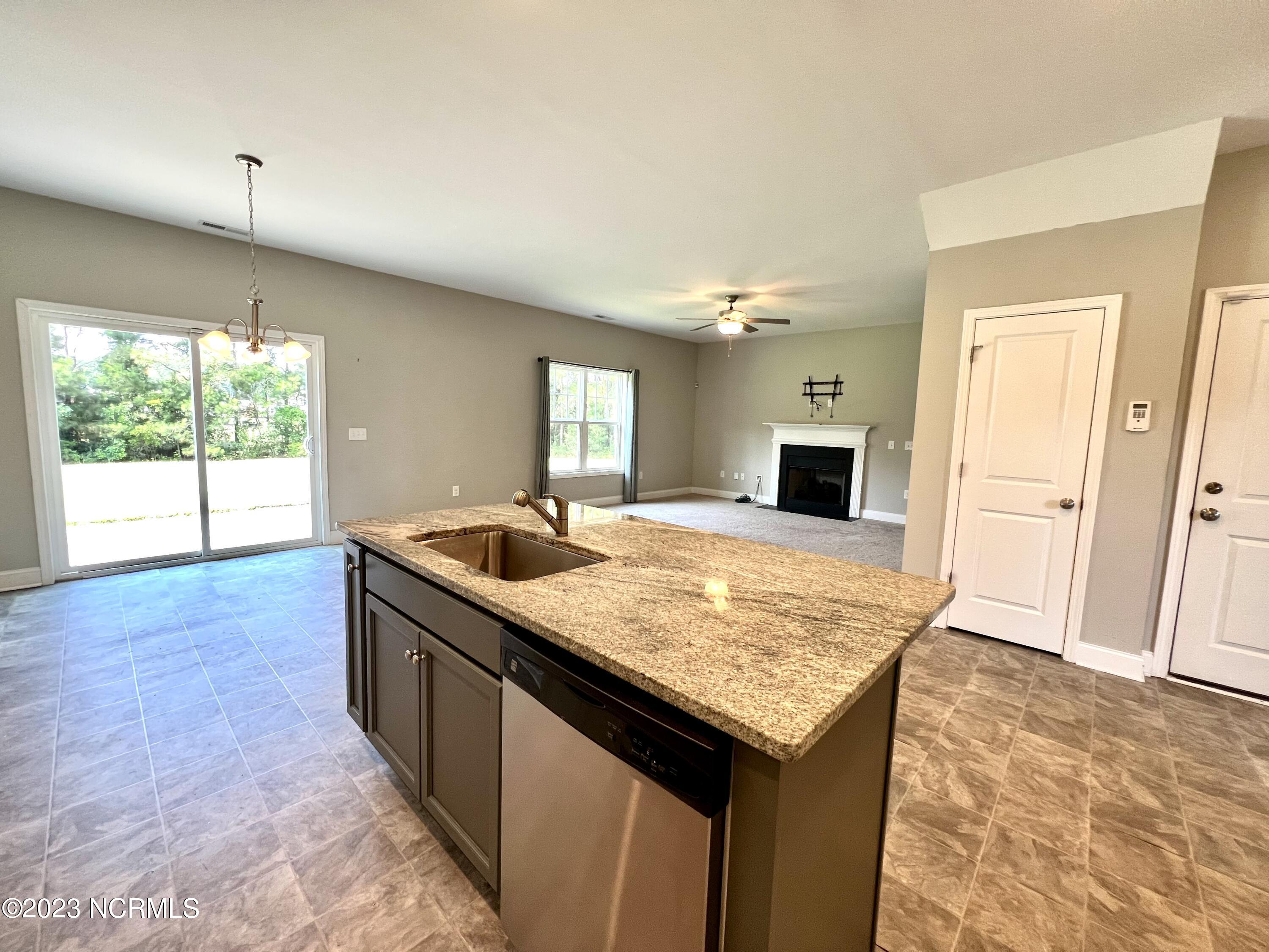 328 South Culverton Road Winnabow, NC 28479 - Photo 5 of 23 5 kitchen