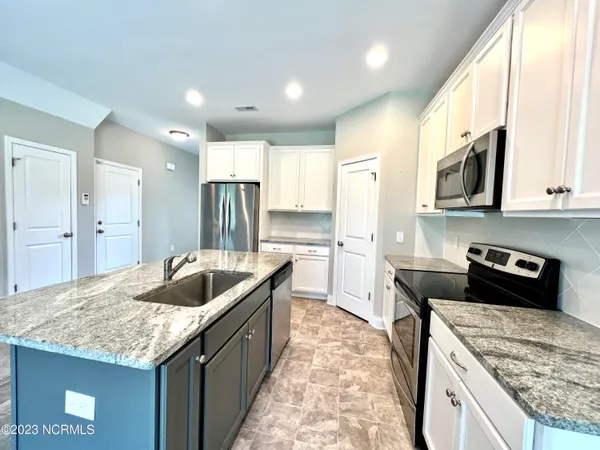 $2,195 | 328 South Culverton Road, Winnabow, NC 28479