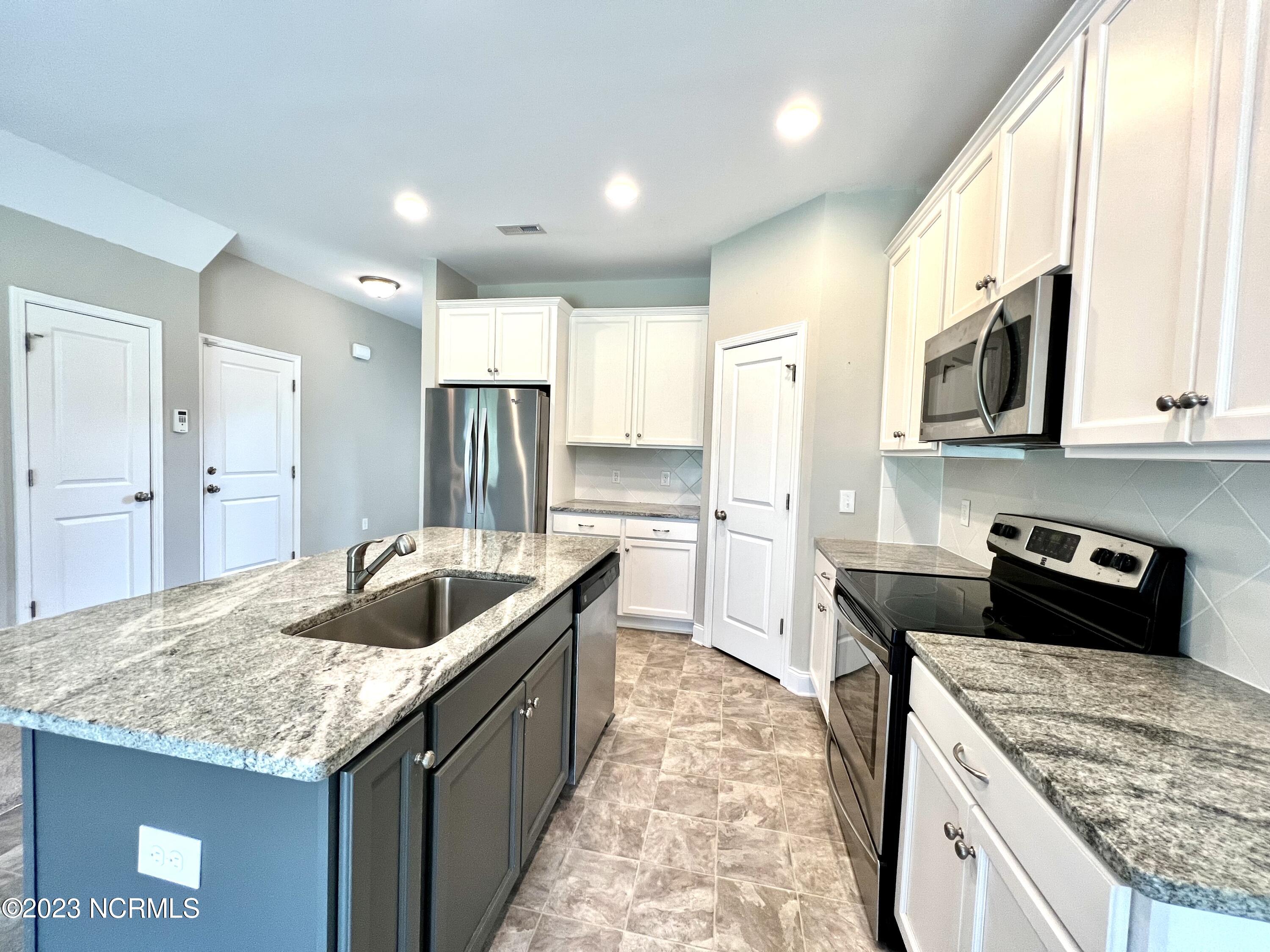 328 South Culverton Road Winnabow, NC 28479 - Photo 6 of 23 6 kitchen