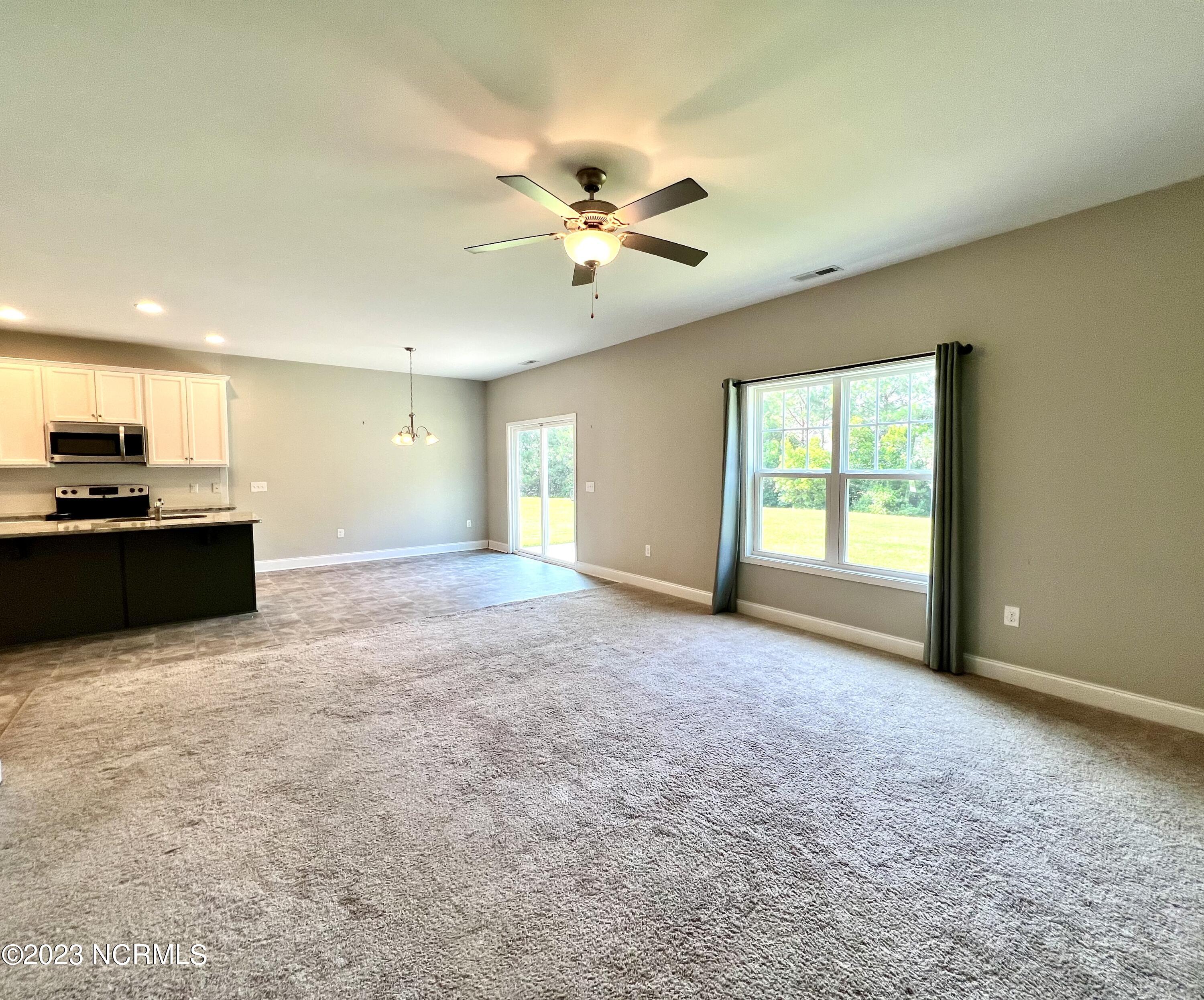 328 South Culverton Road Winnabow, NC 28479 - Photo 8 of 23 8 living