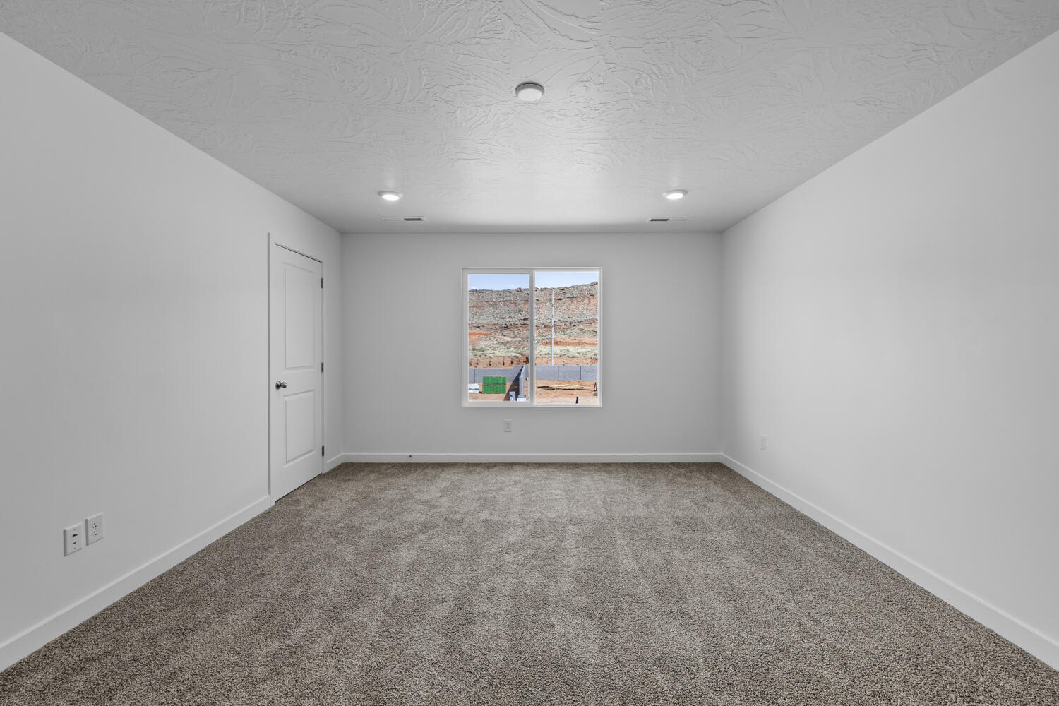 2113 Wolverine Way, Unit 2435 Washington, UT 84780 - Photo 13 of 31 R6II5541