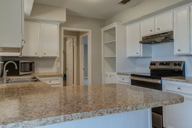 $295,000 | 8107 Knoxville Avenue, Lubbock, TX 79423