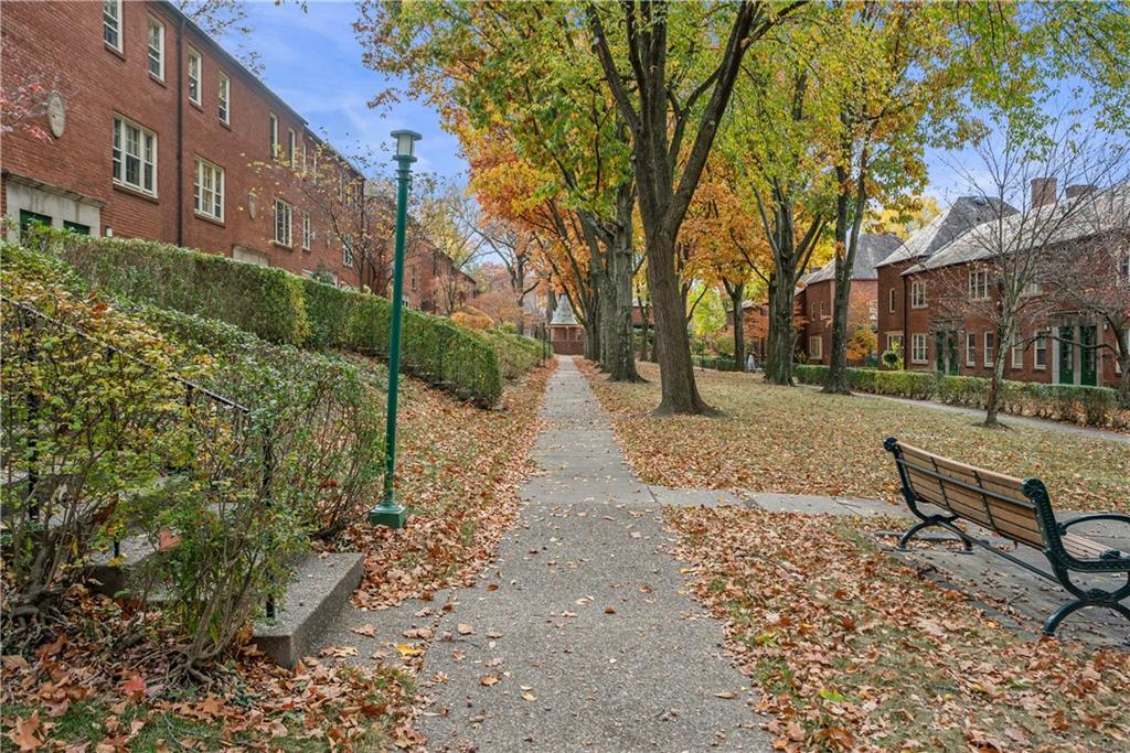 420 Sulgrave Road Pittsburgh, PA 15211 - Photo 32 of 35 a park view with sitting space