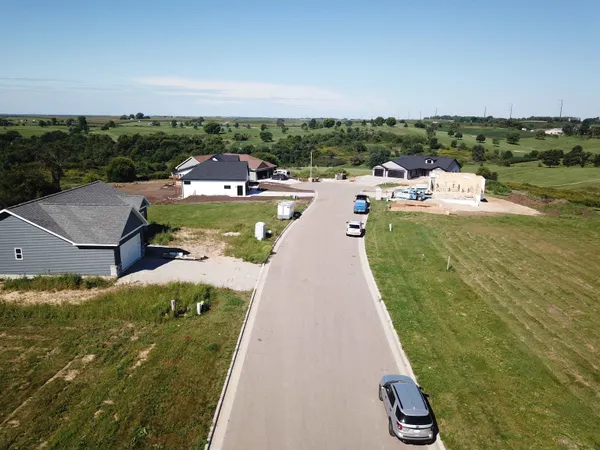 $74,900 | 109 Garrett, Barneveld, WI 53507