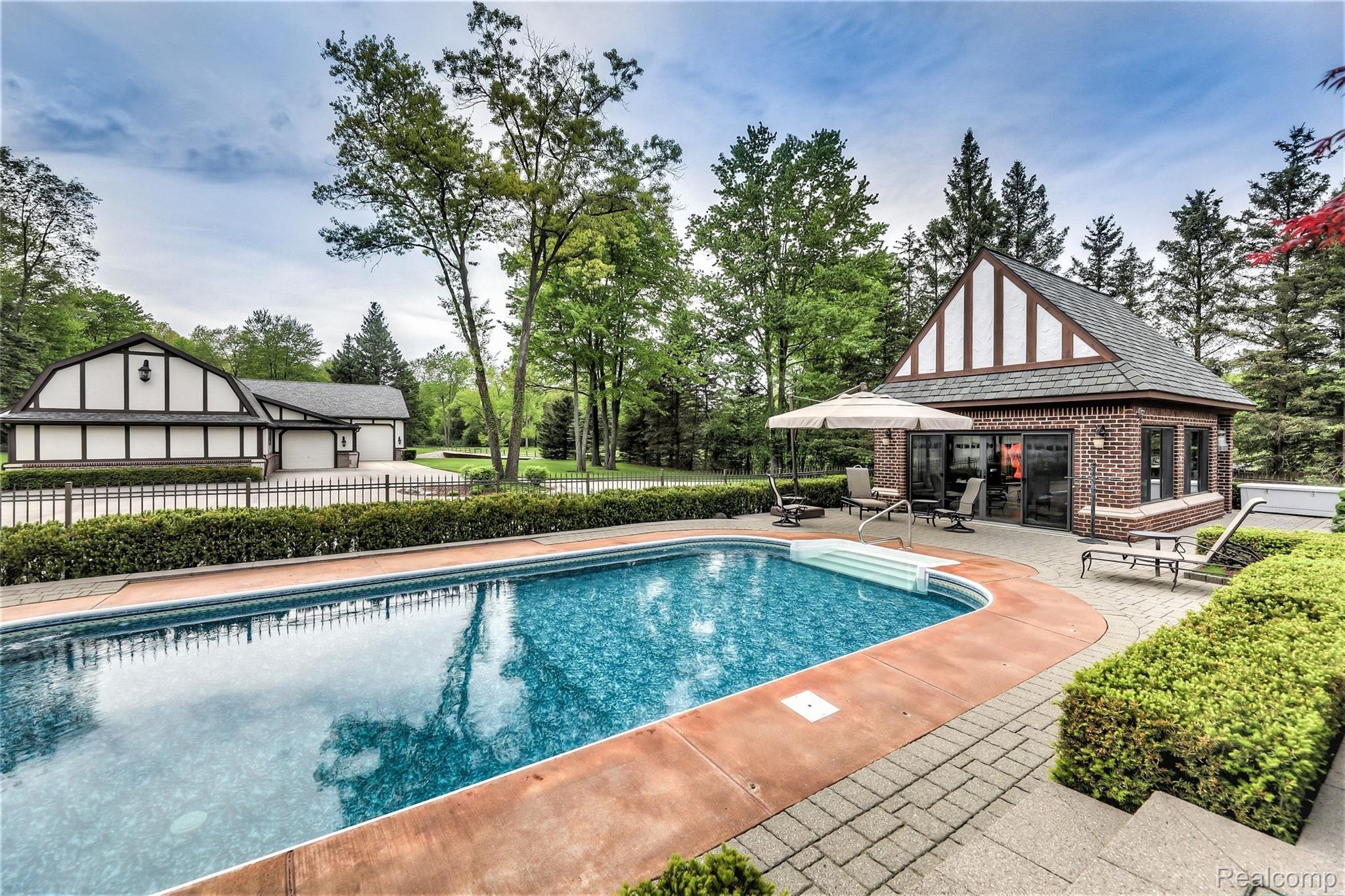9715 North Eston Road Clarkston, MI 48348 - Photo 41 of 51 Swimming Pool.jpg