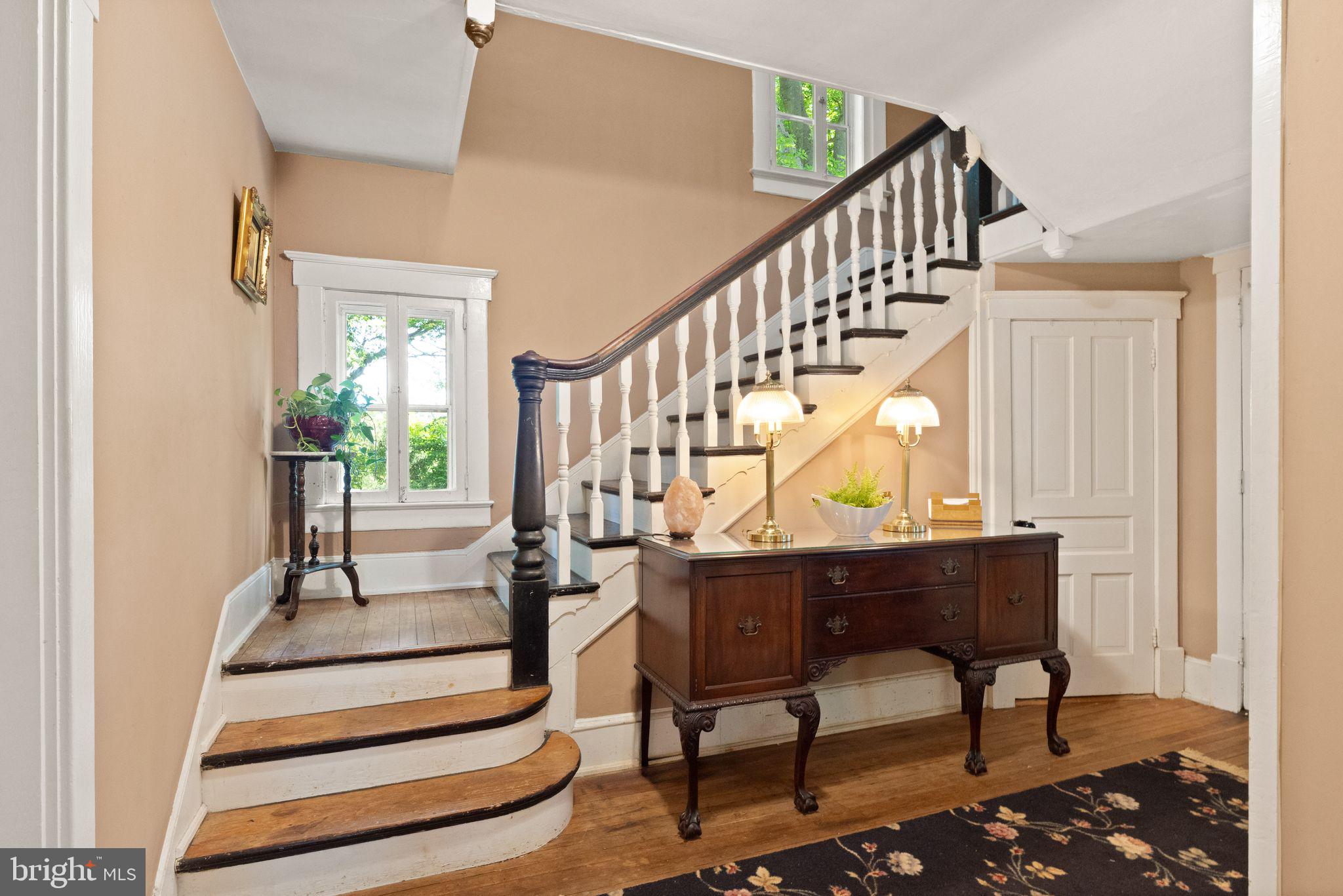 5102 Weston Road Warrenton, VA 20187 - Photo 12 of 65 Front entry - Front stairs