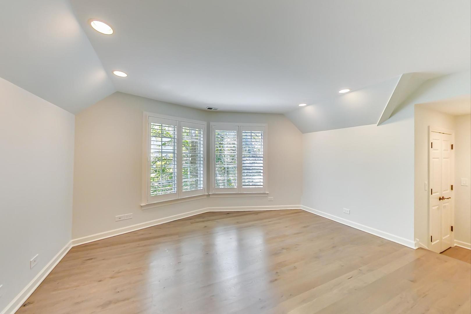 109 South County Line Road Hinsdale, IL 60521 - Photo 22 of 47