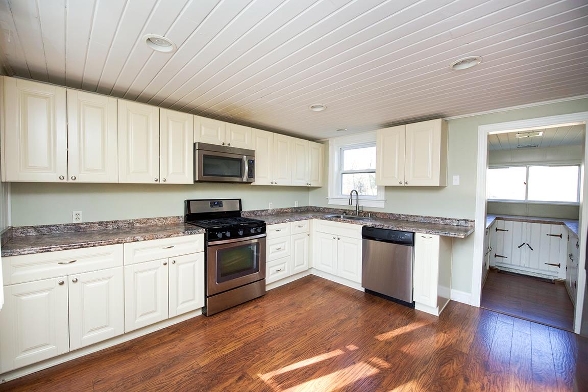 24 Newton Road Plaistow, NH 03865 - Photo 3 of 29 Gallery Image 3