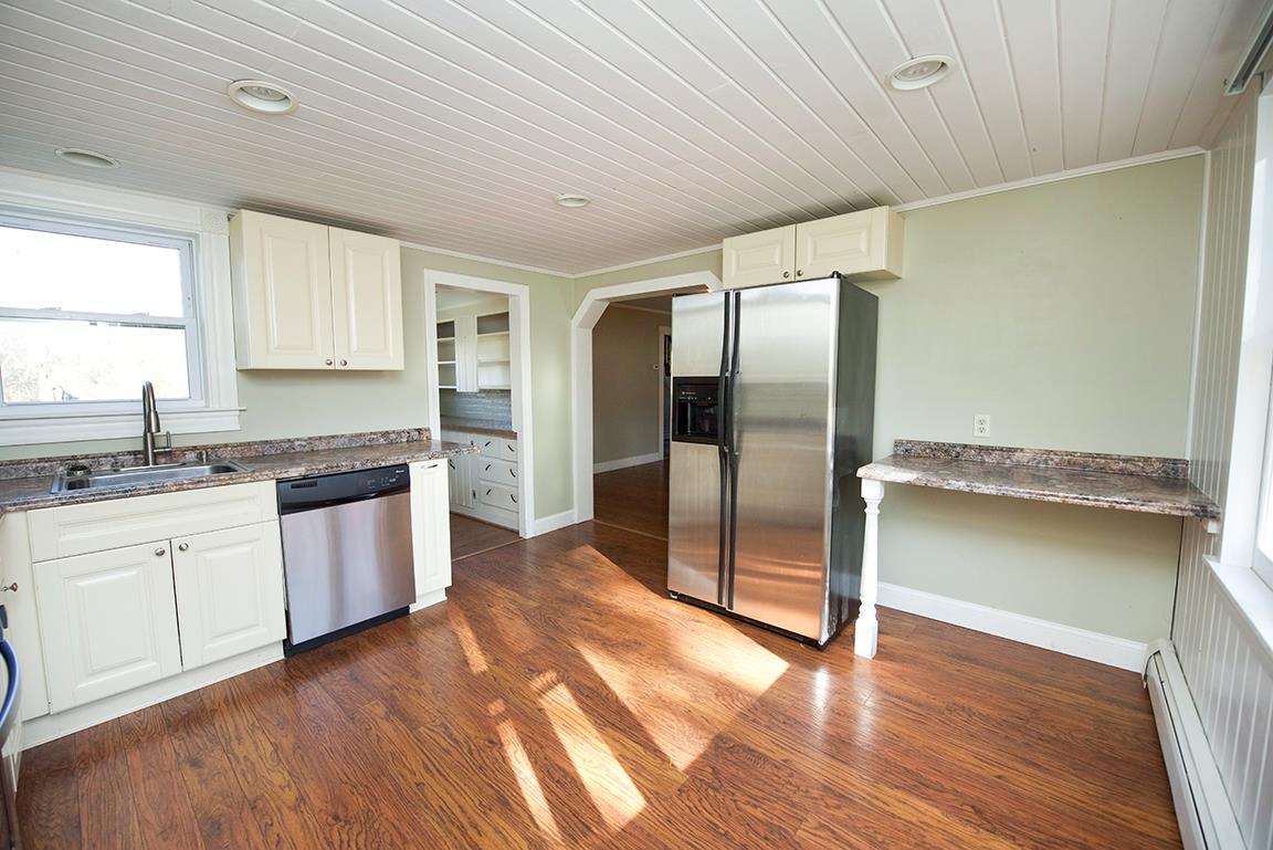 24 Newton Road Plaistow, NH 03865 - Photo 4 of 29 Gallery Image 4
