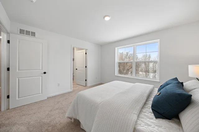 $332,400 | 1584 Meadowview Court, Whitewater, WI 53190