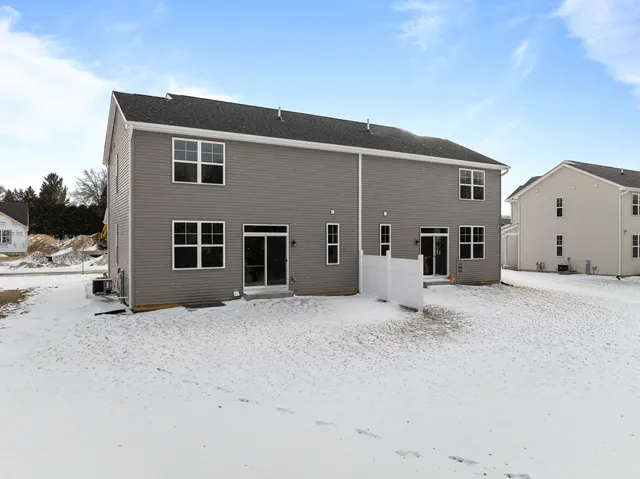 $332,400 | 1584 Meadowview Court, Whitewater, WI 53190