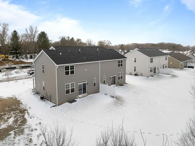 $332,400 | 1584 Meadowview Court, Whitewater, WI 53190