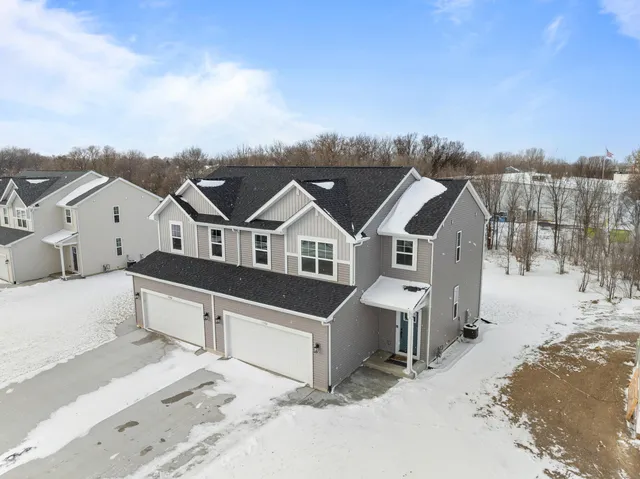 $332,400 | 1584 Meadowview Court, Whitewater, WI 53190