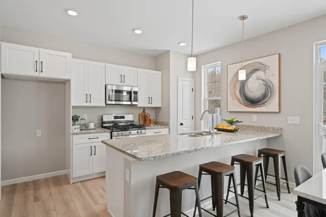 $332,400 | 1584 Meadowview Court, Whitewater, WI 53190