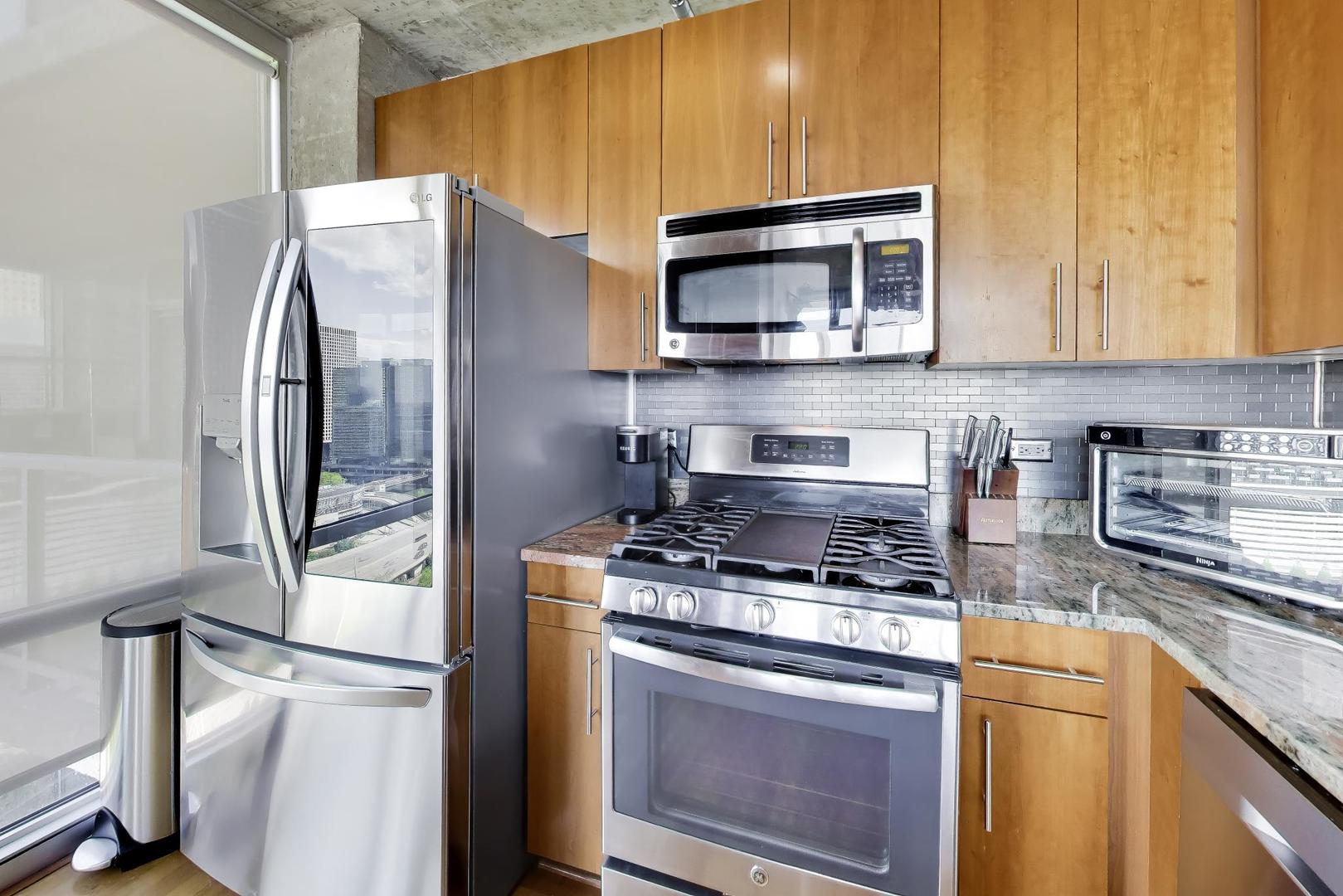 611 South Wells Street, Unit 2204 Chicago, IL 60607 - Photo 14 of 33