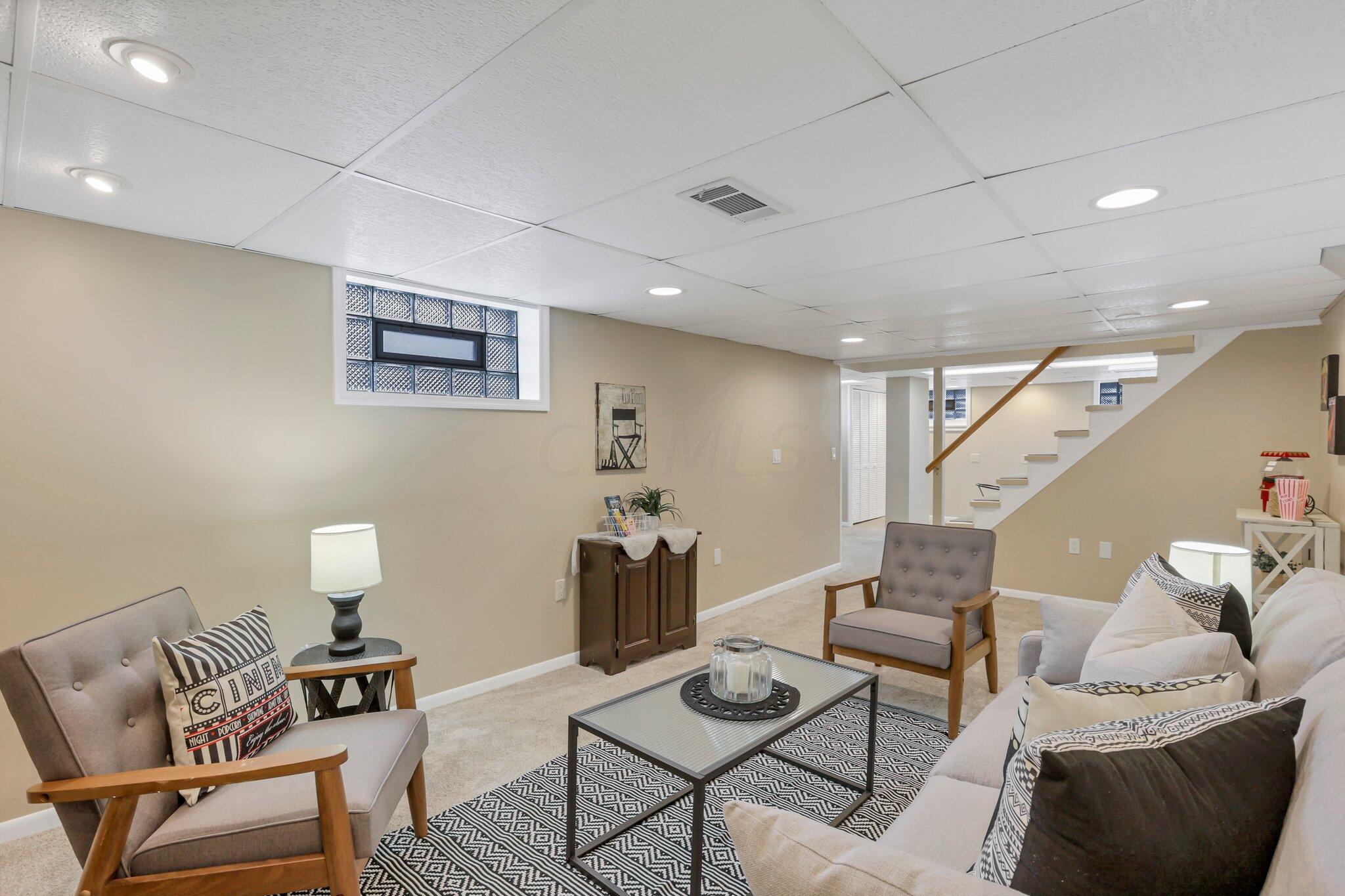 530 East Torrence Road Columbus, OH 43214 - Photo 31 of 40 32-web-or-mls-5F3A8388
