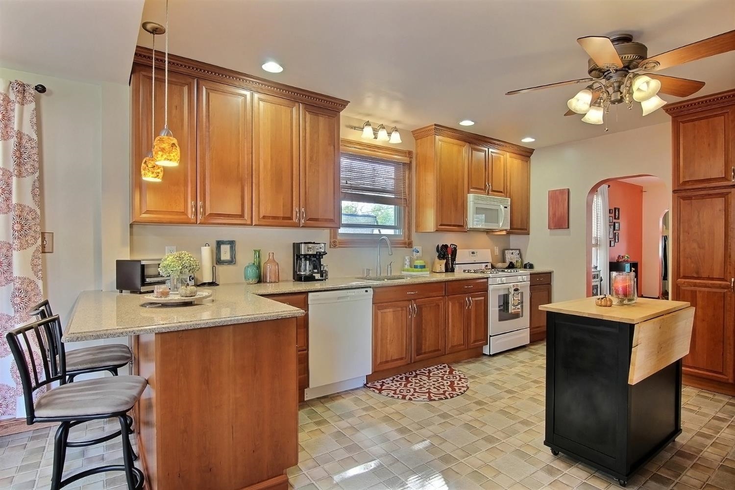 134 South Jackson Street Crown Point, IN 46307 - Photo 12 of 36 1500x999