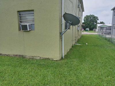 423 North Cocoanut Road, Unit 1 Pahokee, FL 33476 - Photo 3 of 10 Building Side