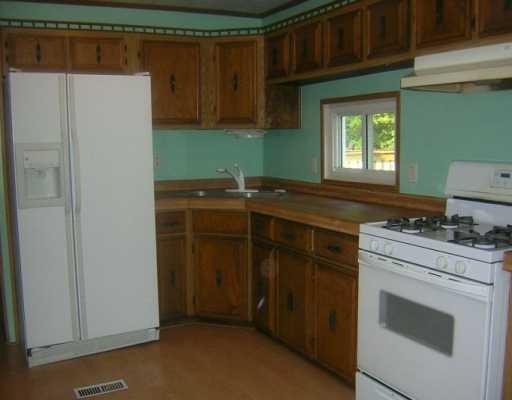 4024 Patterson Road Aliquippa, PA 15001 - Photo 3 of 8 Kitchen.
