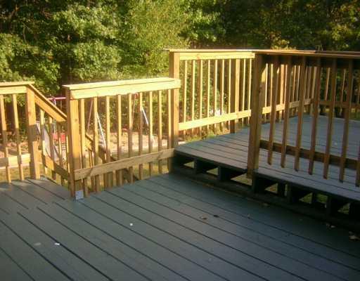 4024 Patterson Road Aliquippa, PA 15001 - Photo 5 of 8 Patio/Deck.