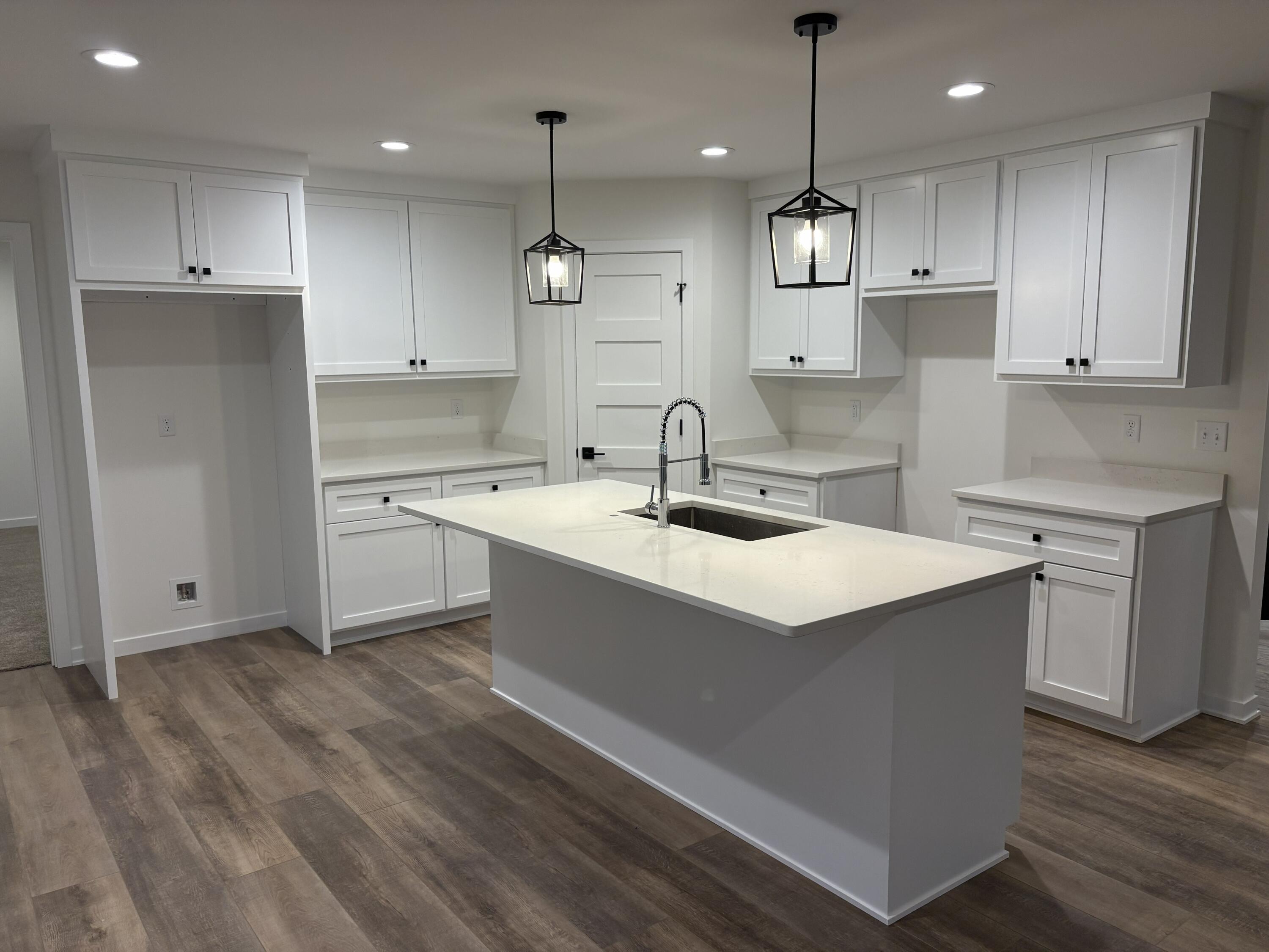 271 Cardinal Drive Sullivan, WI 53178 - Photo 3 of 30 Kitchen 4