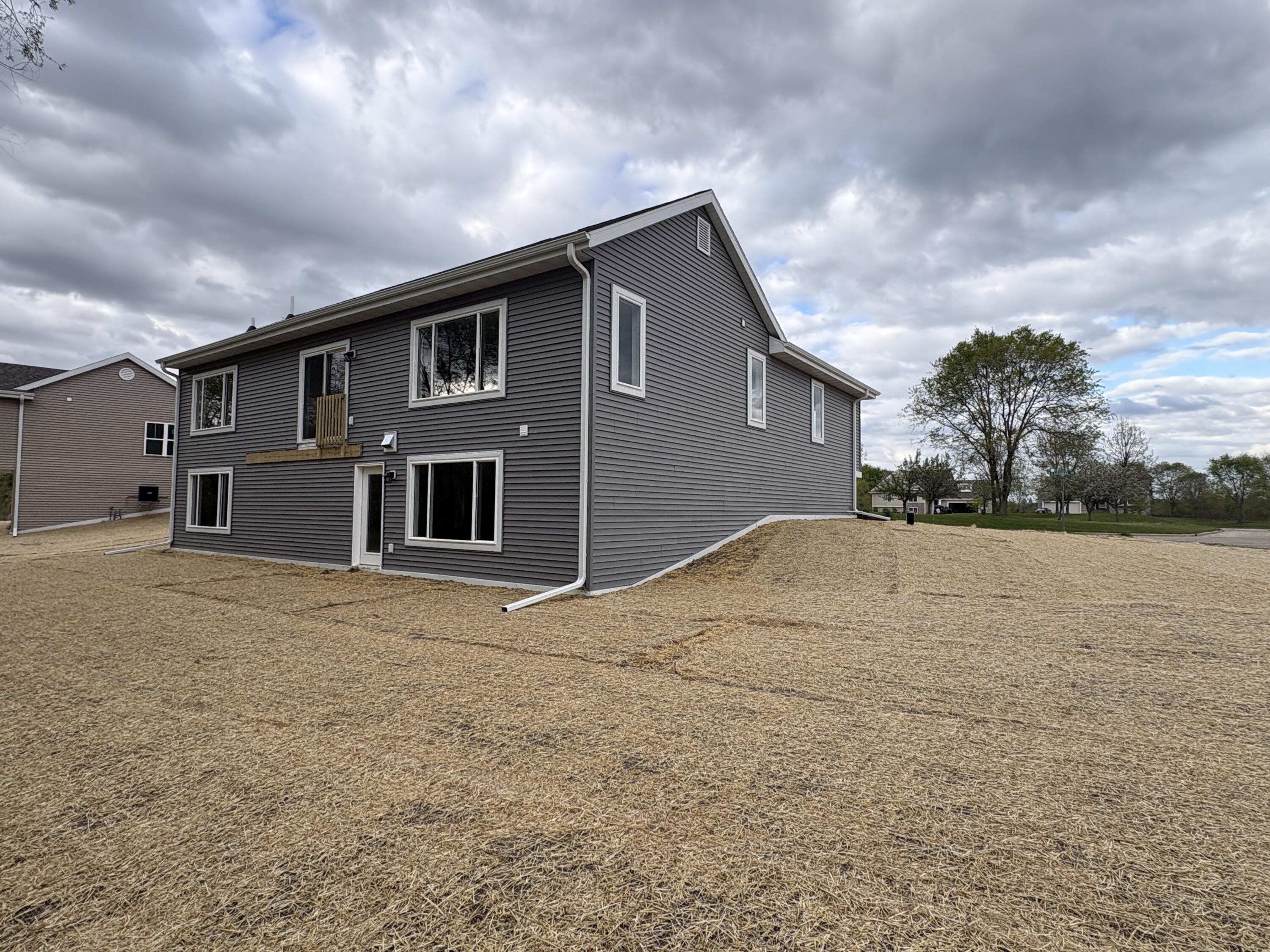 271 Cardinal Drive Sullivan, WI 53178 - Photo 5 of 46 Rear Elevation