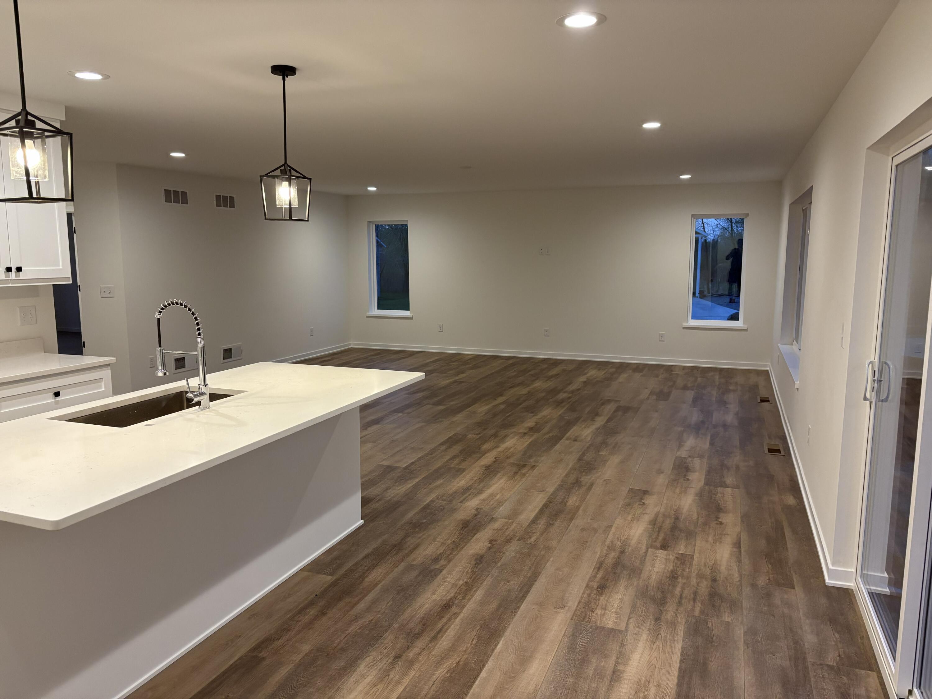 271 Cardinal Drive Sullivan, WI 53178 - Photo 9 of 30 Great Room 1