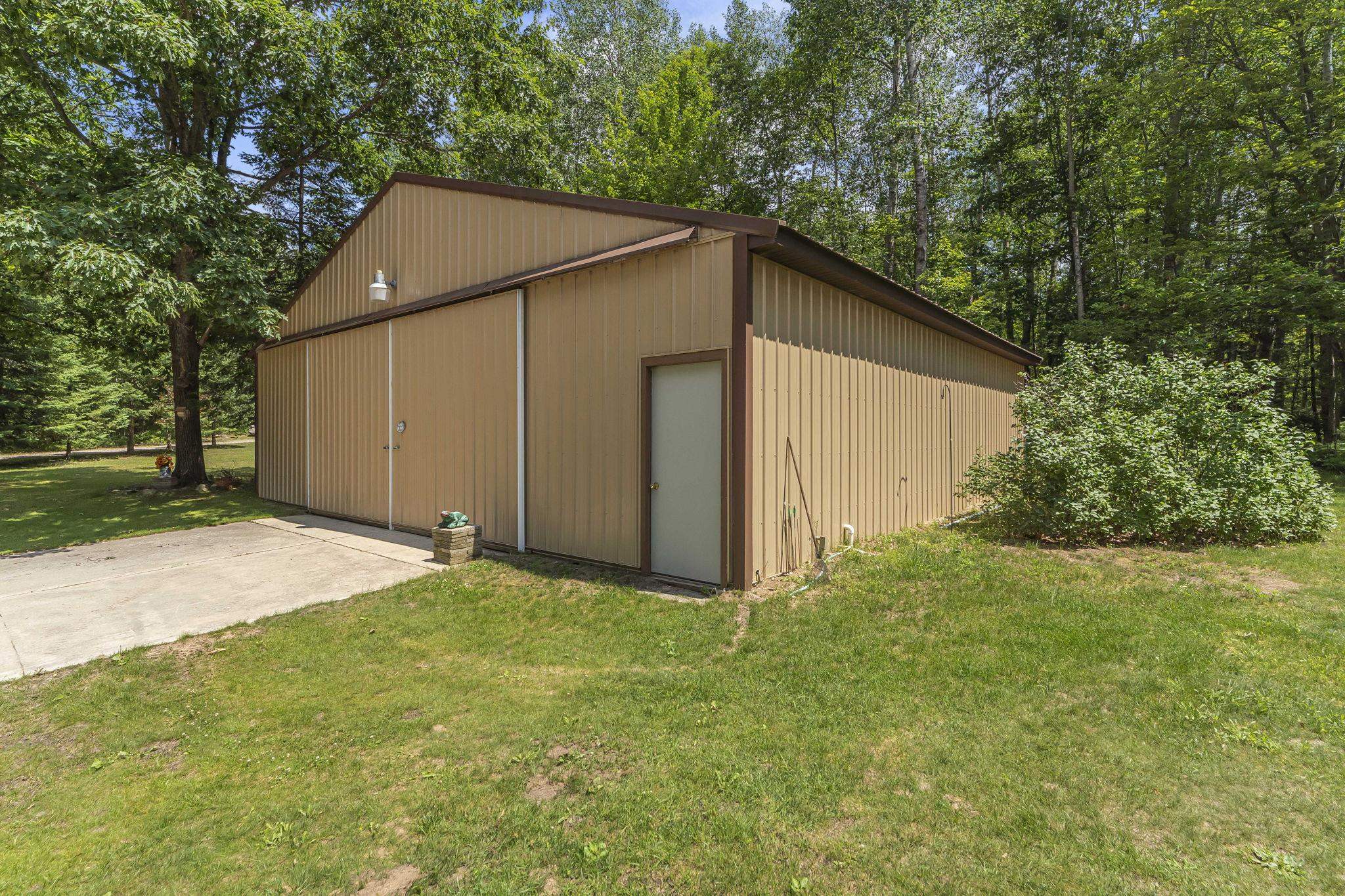 444 Lund Road Fife Lake, MI 49633 - Photo 7 of 71 1947866-d084738e-7144-4203-8698-ac921f64e6e1.JPG