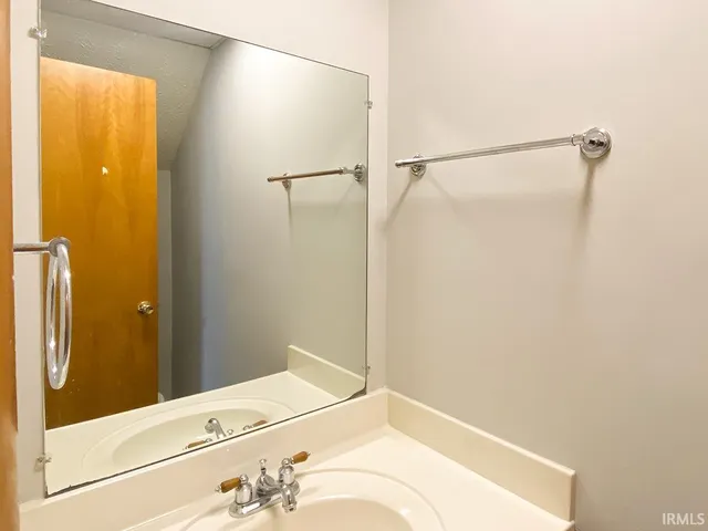 $179,950 | 2344 East Winding Brook Circle, Bloomington, IN 47401