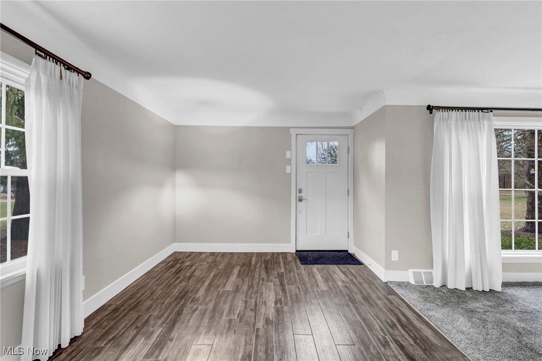 8376 Eagle Road Kirtland, OH 44094 - Photo 4 of 45