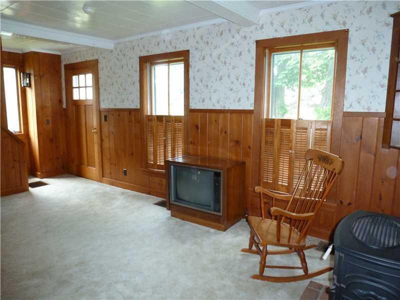 32 West Side Road South Bristol, ME 04568 - Photo 8 of 25 Living Room.