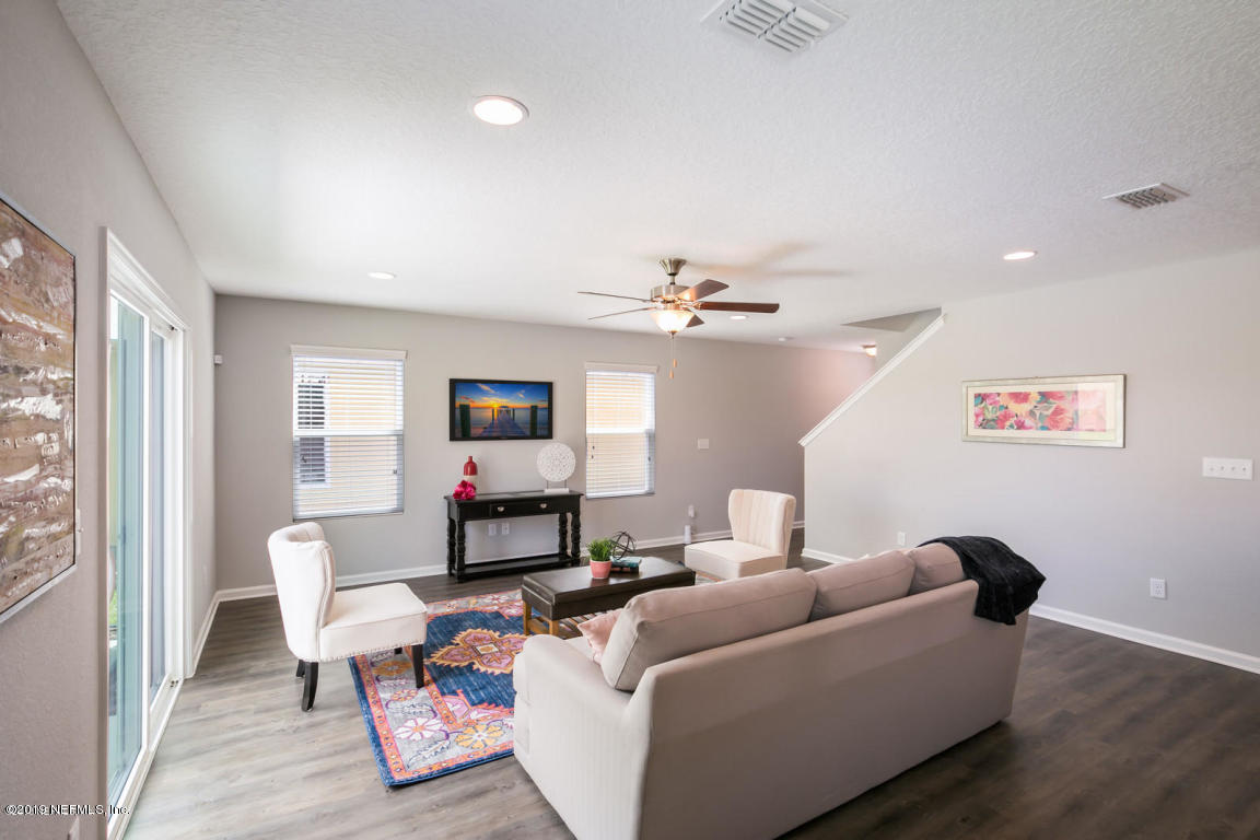 2247 Bayview Road Jacksonville, FL 32210 - Photo 5 of 11 a living room with furniture