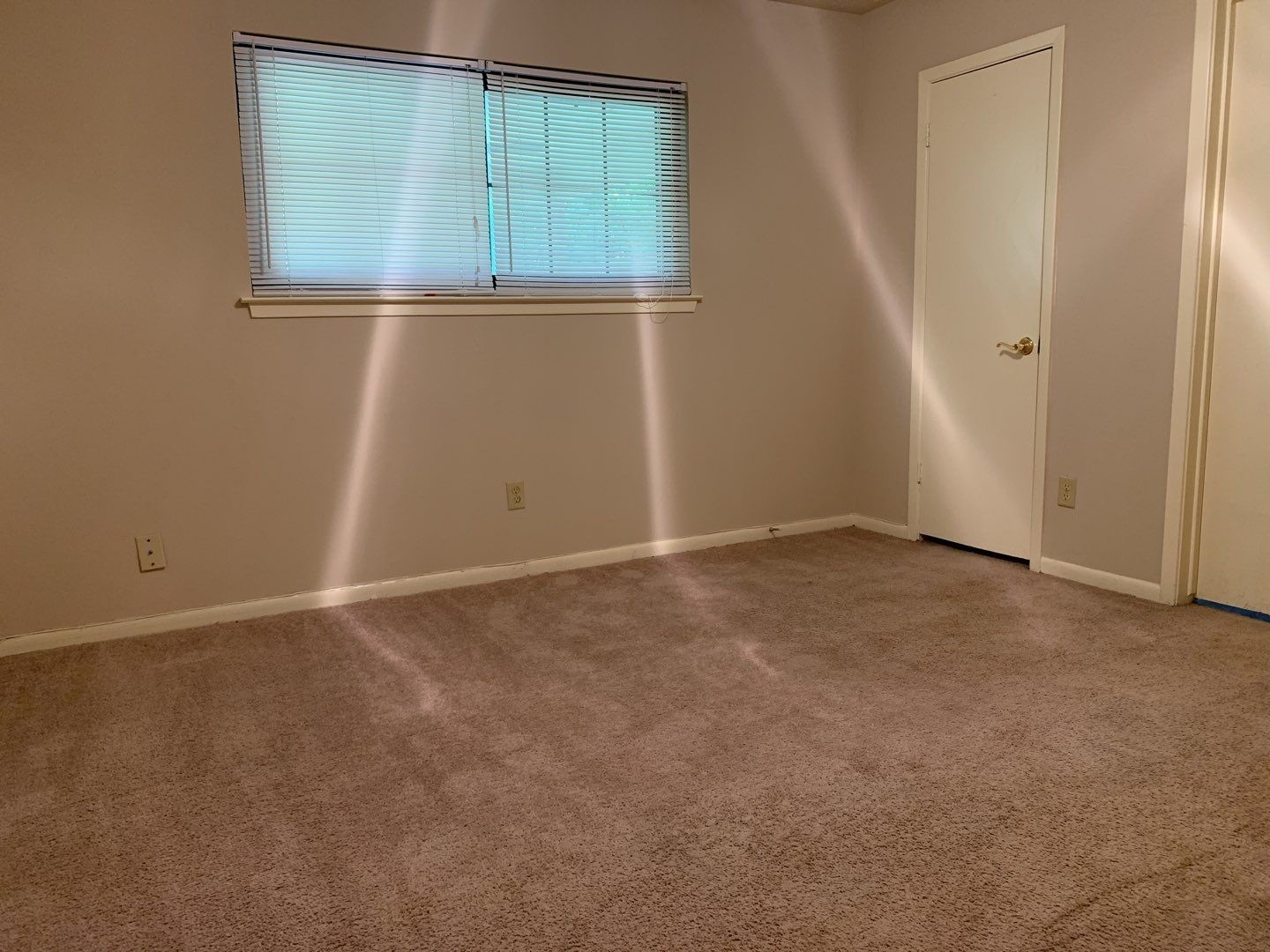 618 Overbluff Street Channelview, TX 77530 - Photo 12 of 32 an empty room with windows
