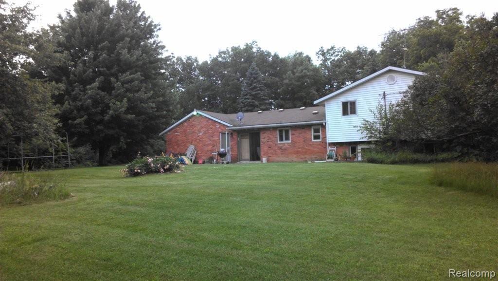 10450 Oakhurst Road Holly, MI 48442 - Photo 2 of 2 rear.jpg