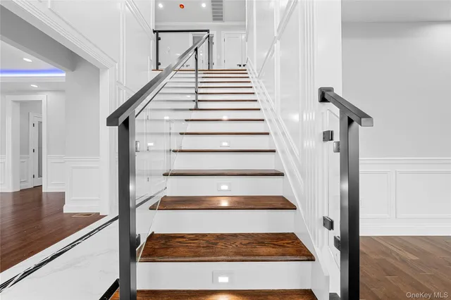 $1,550,000 | 71 Cedar Street, Hicksville, NY 11801