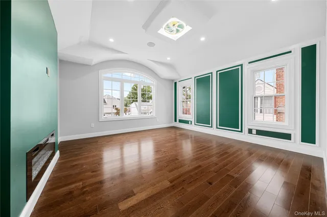 $1,550,000 | 71 Cedar Street, Hicksville, NY 11801