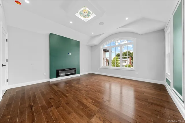 $1,550,000 | 71 Cedar Street, Hicksville, NY 11801